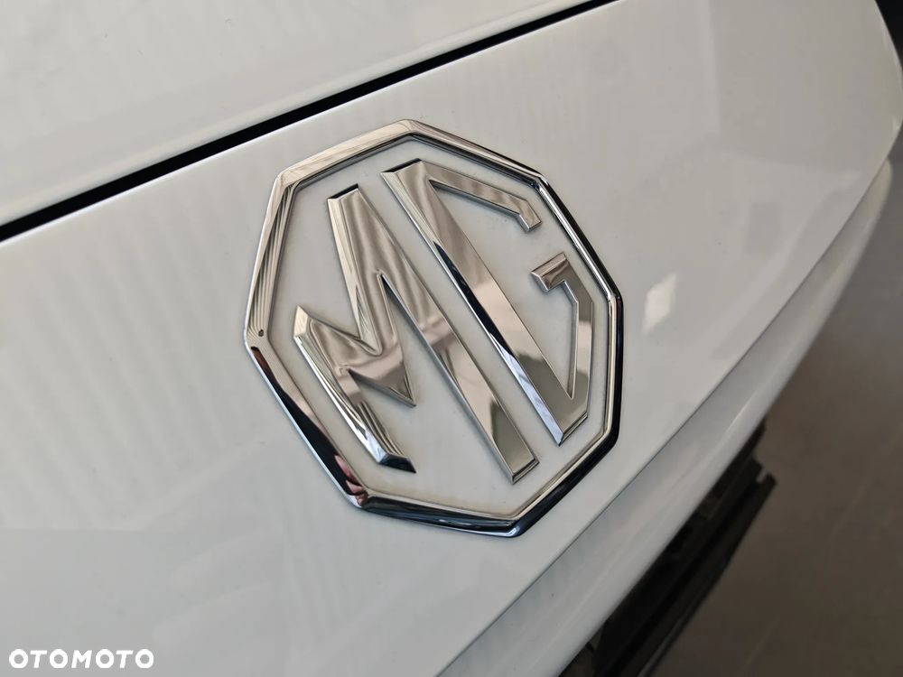 MG ZS Hybrid+ - 12
