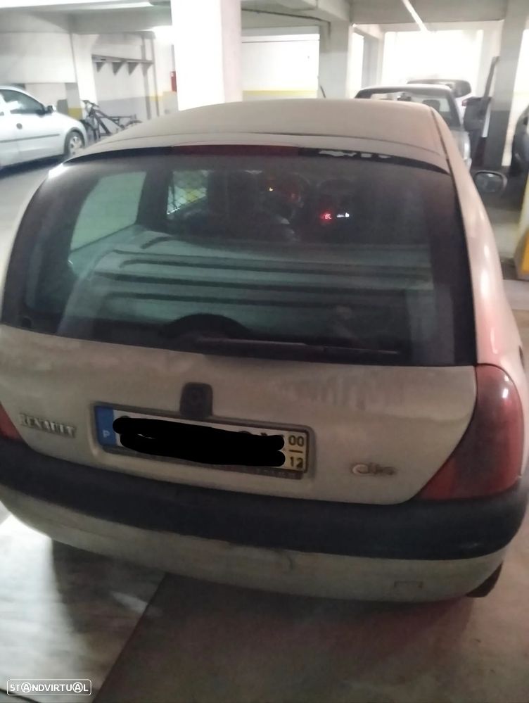 Renault Clio 1.9 D RN - 1