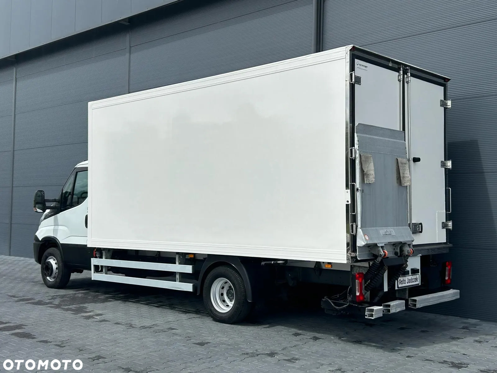 Iveco Daily 70C15 3.0 HPI Chłodnia Mroźnia 9 palet + winda 1000kg **Bez Adblue**Climatronic**Sprowadzony**2016R** - 4
