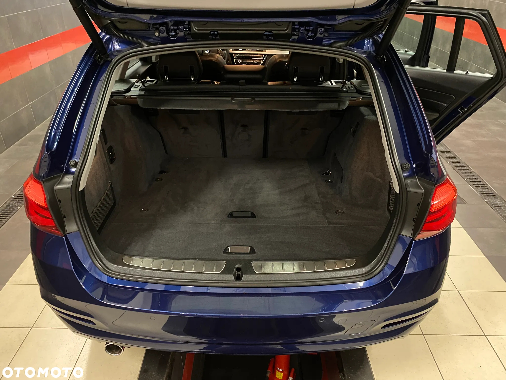 BMW Seria 3 318d Touring - 19