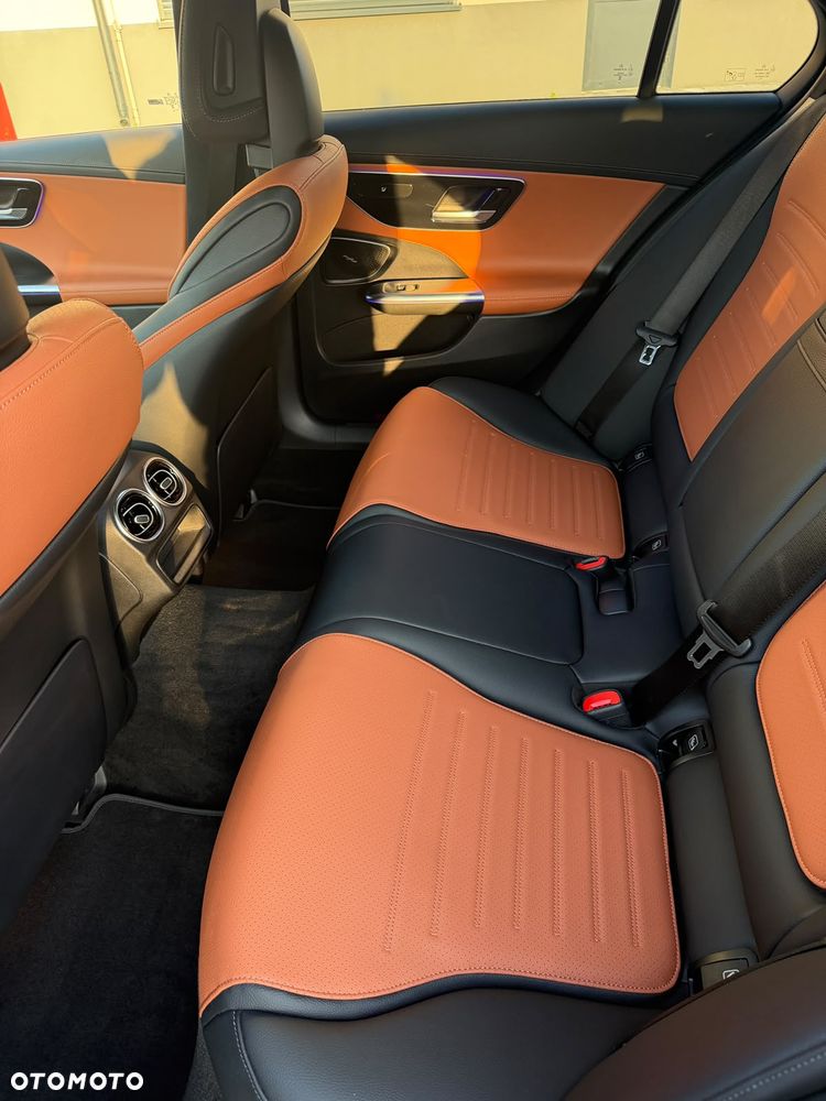 Mercedes-Benz Klasa C 300 mHEV 4-Matic AMG - 16