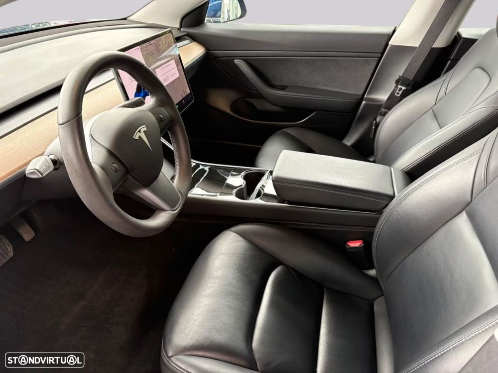 Tesla Model 3 - 4