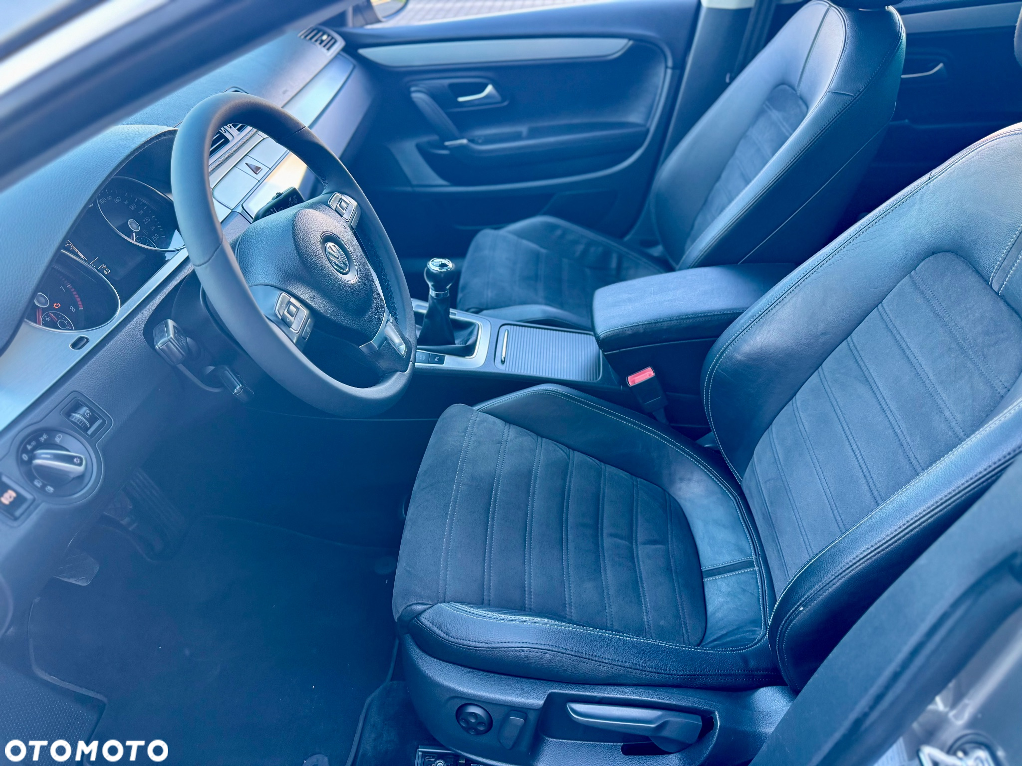 Volkswagen Passat CC 1.8 TSI Exclusive - 30