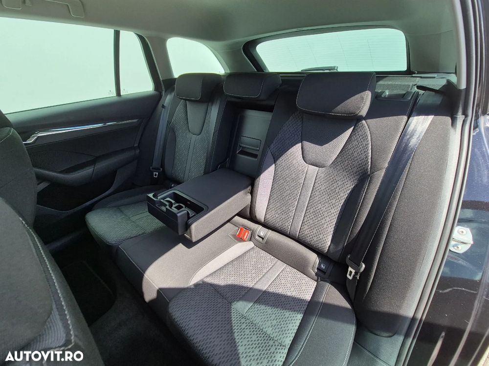Skoda Octavia Combi 2.0 TDI DSG Style - 11