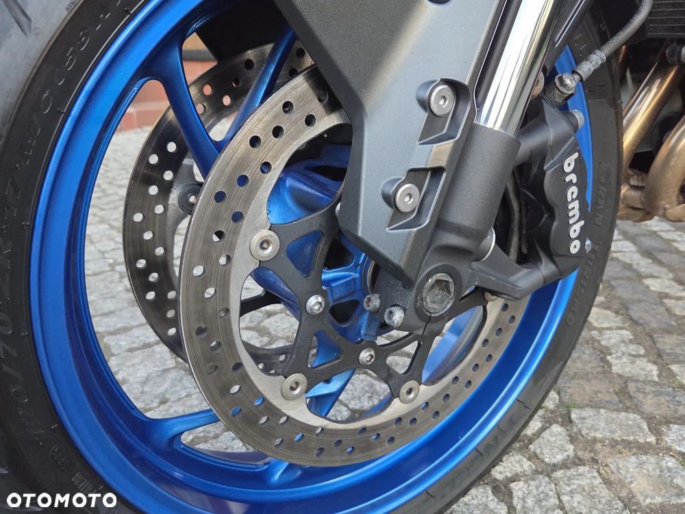 Suzuki GSX - 15