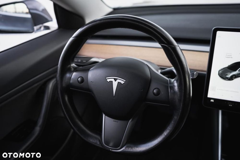 Tesla Model 3 - 23
