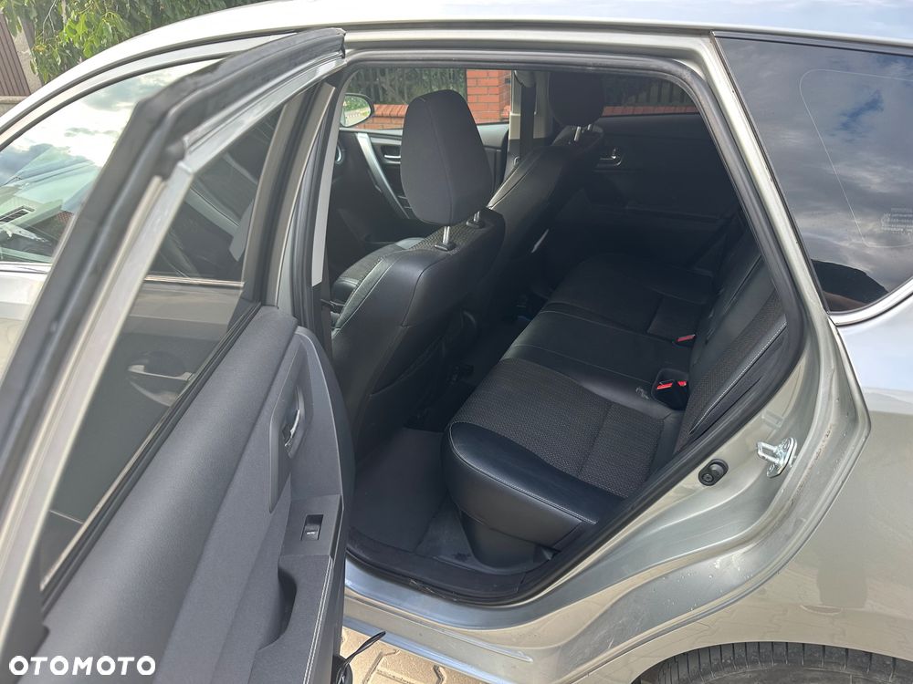 Toyota Auris - 10