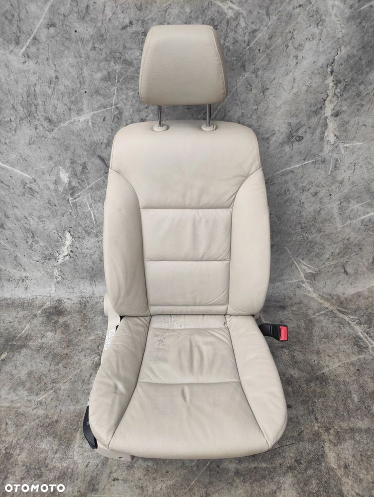 FOTEL PRAWY PRZÓD BMW E60 E61 CREAM BEIGE GRZANY - 1