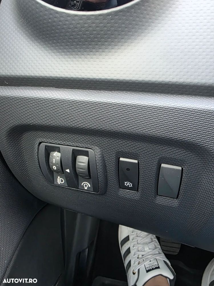 Renault Captur (ENERGY) TCe 90 INTENS - 28