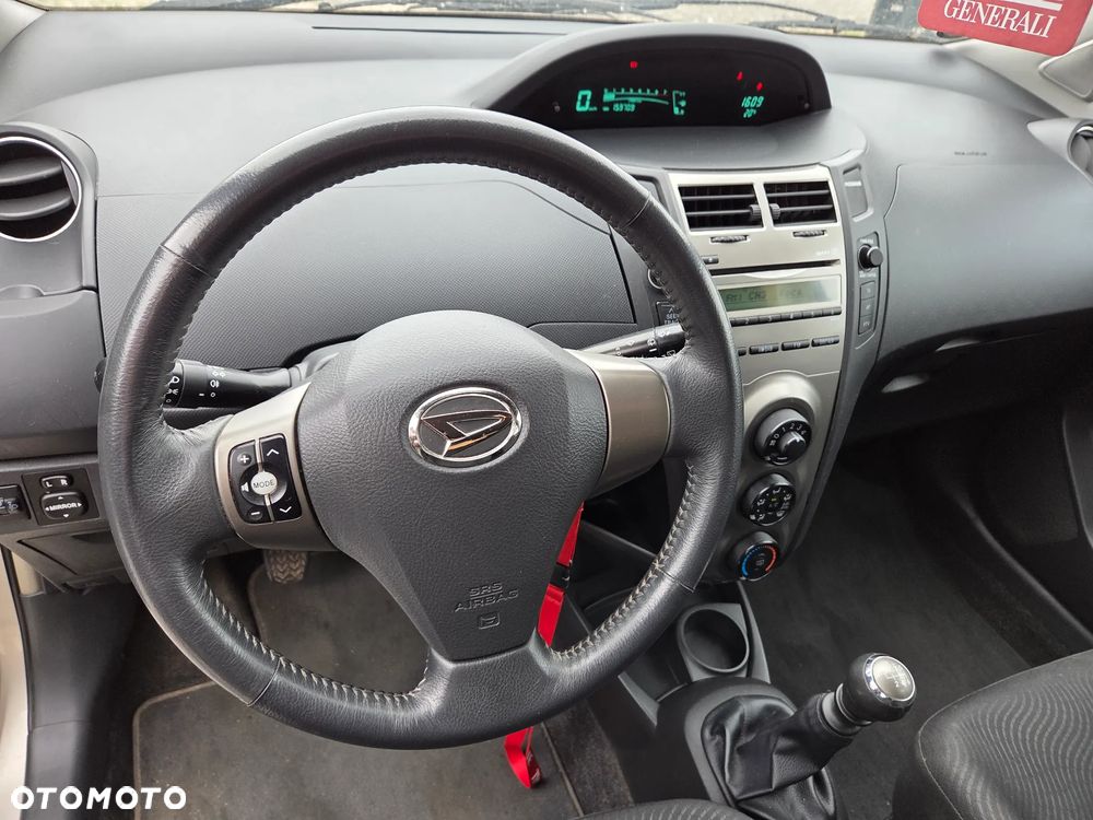 Toyota Yaris 1.33 VVT-i Edition - 6