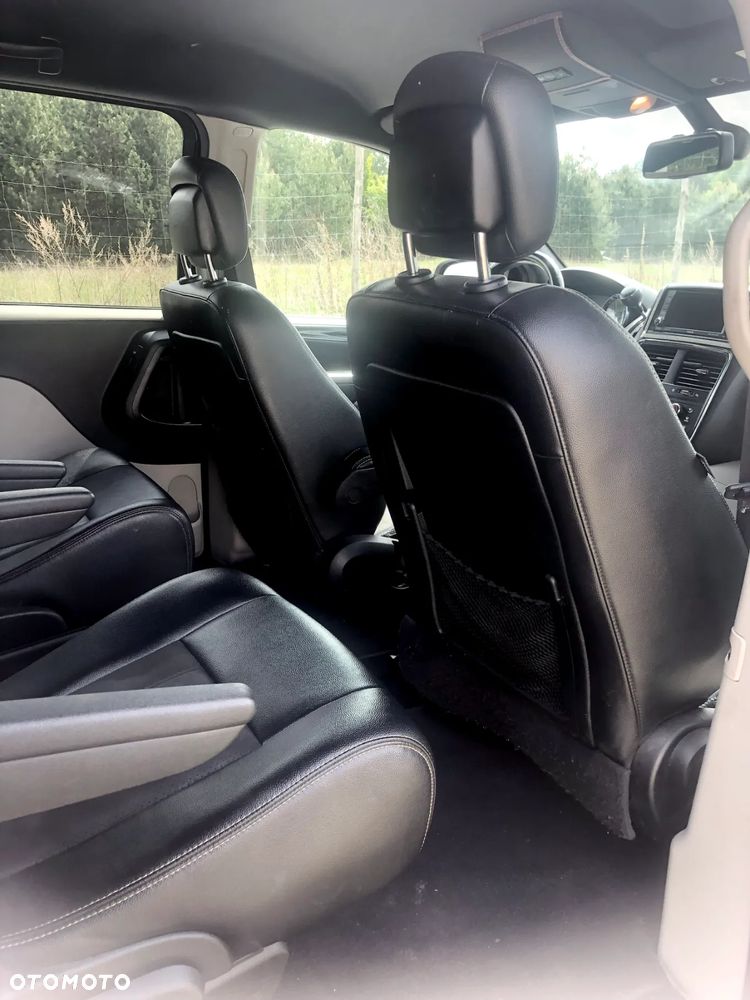 Dodge Grand Caravan - 18