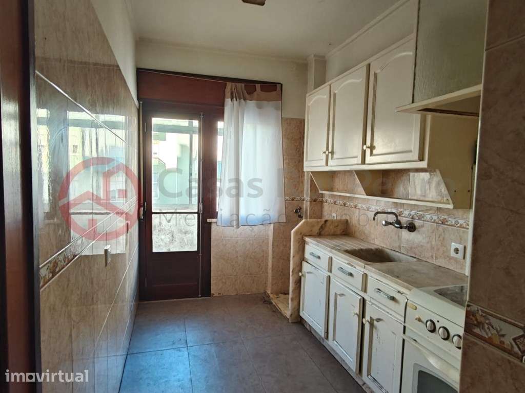 Apartamento T2 para remodelação nas Patameiras, Odivelas - Grande imagem: 3/24