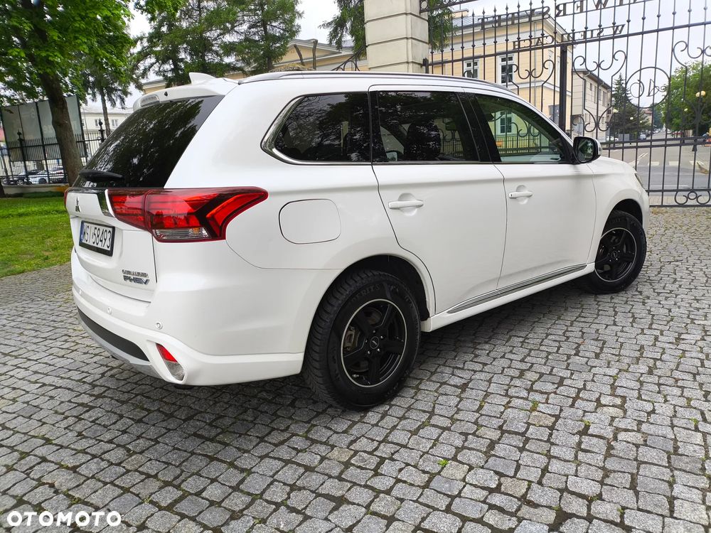 Mitsubishi Outlander 2.0 4WD Top - 8