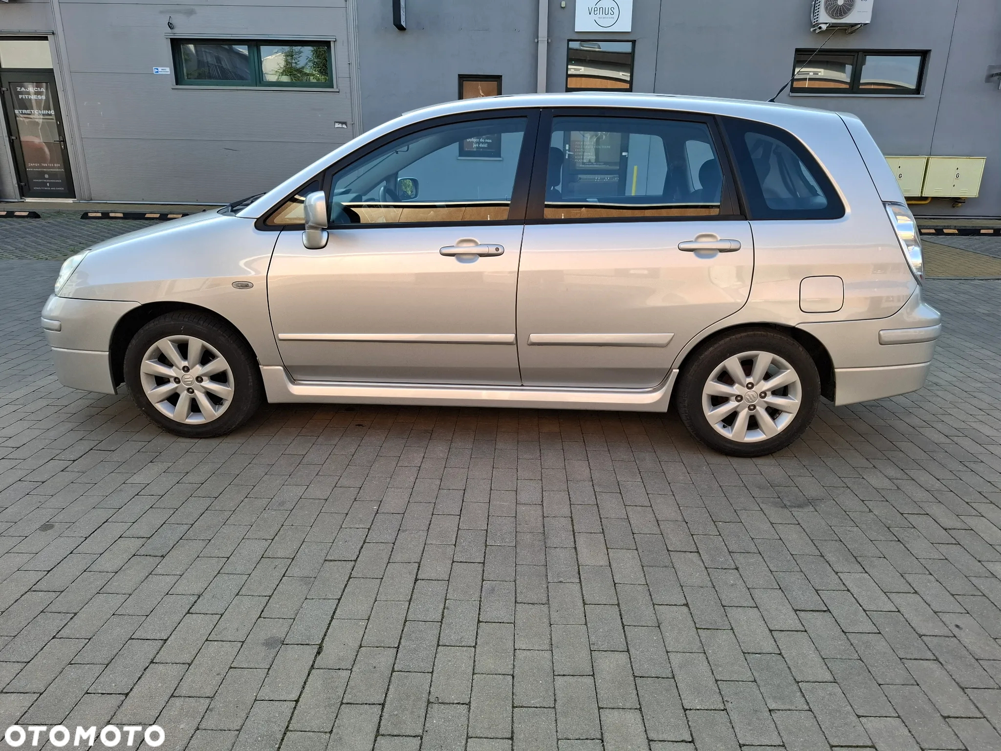Suzuki Liana 1.6 Comfort - 24