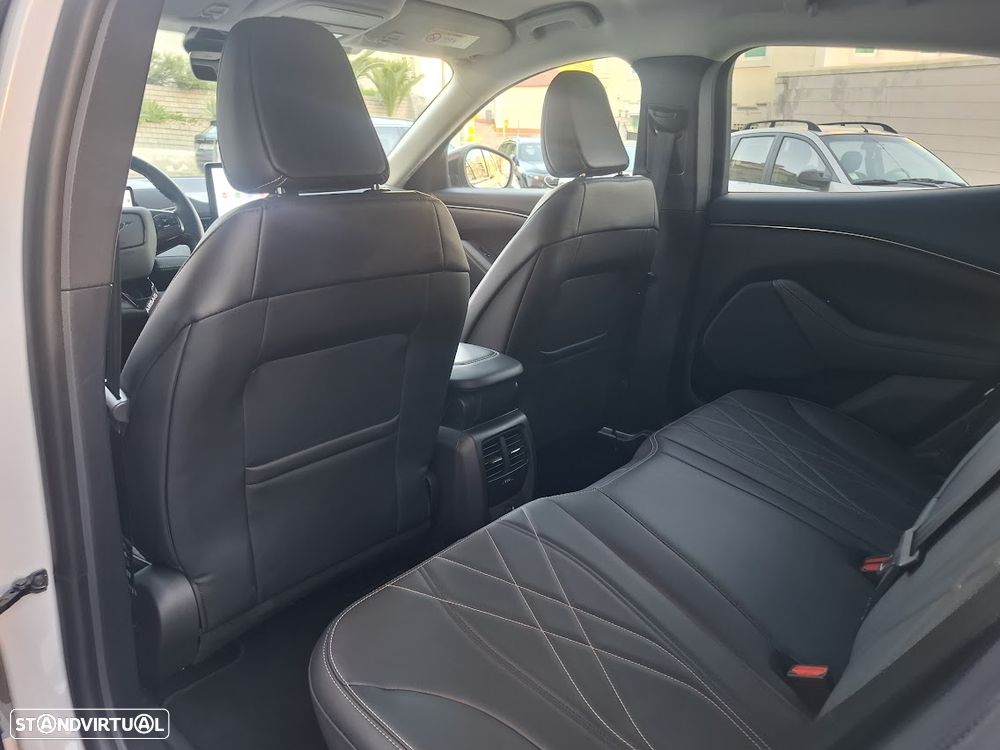 Ford Mustang Mach-E Premium - 34