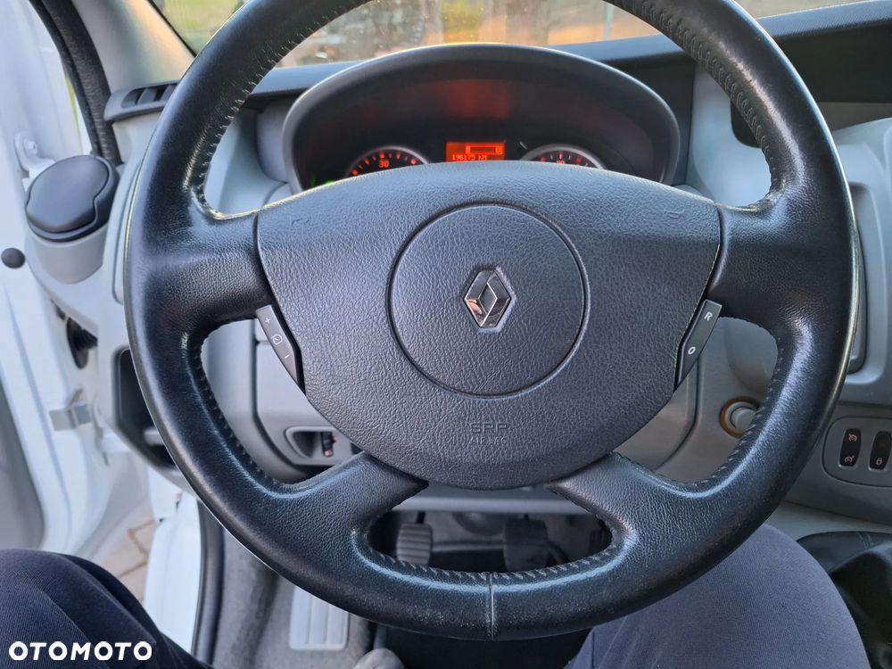 Renault Trafic FAP Passenger Black Edition - 25