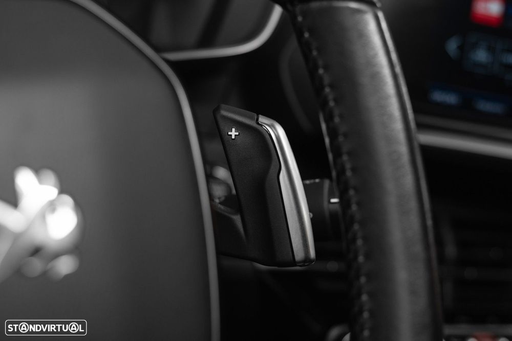 Peugeot 2008 1.5 BlueHDi Allure EAT8 - 40