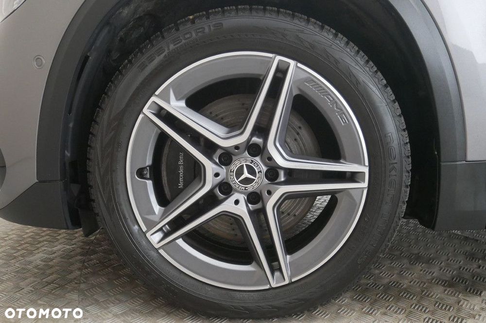 Mercedes-Benz GLA - 14