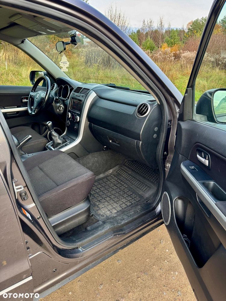 Suzuki Grand Vitara 2.4 Premium - 22