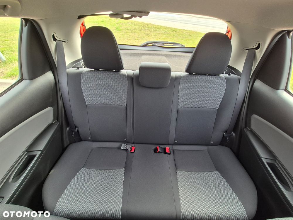 Toyota Yaris - 25