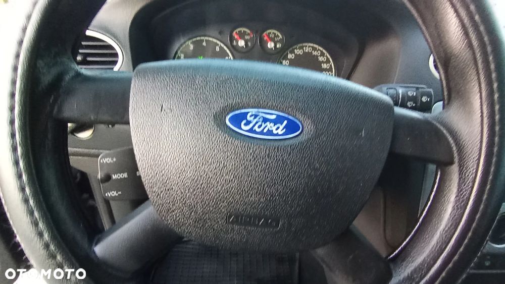 Ford Focus 1.6 Ti-VCT Sport - 17