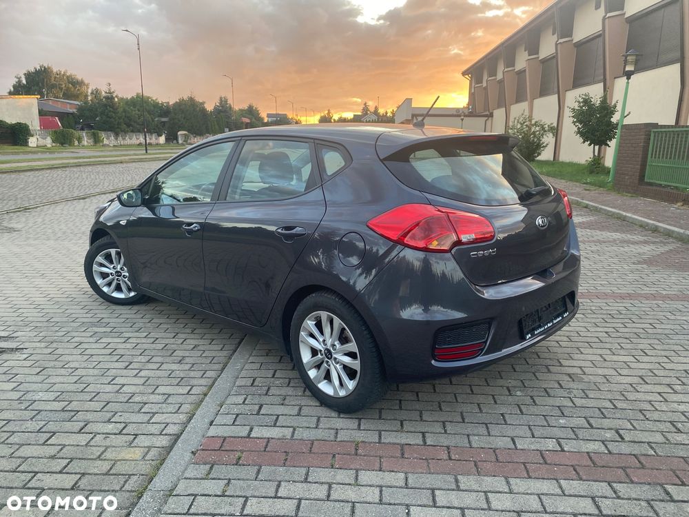 Kia Ceed 1.4 CVVT Attract - 6
