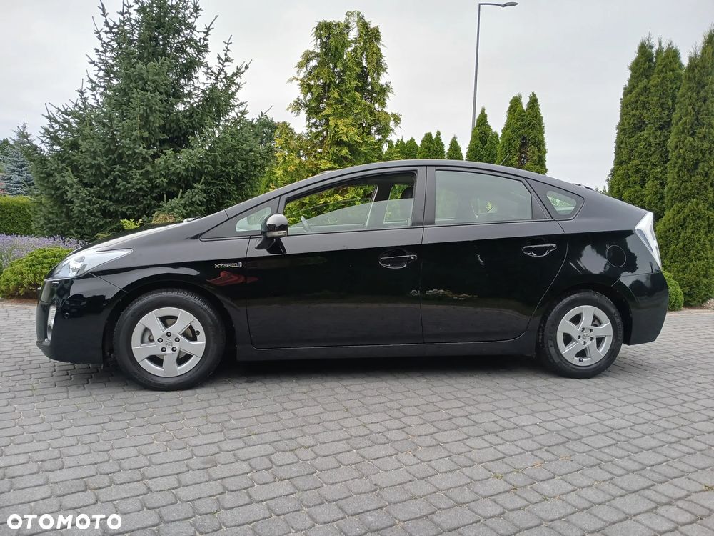 Toyota Prius (Hybrid) Executive - 5