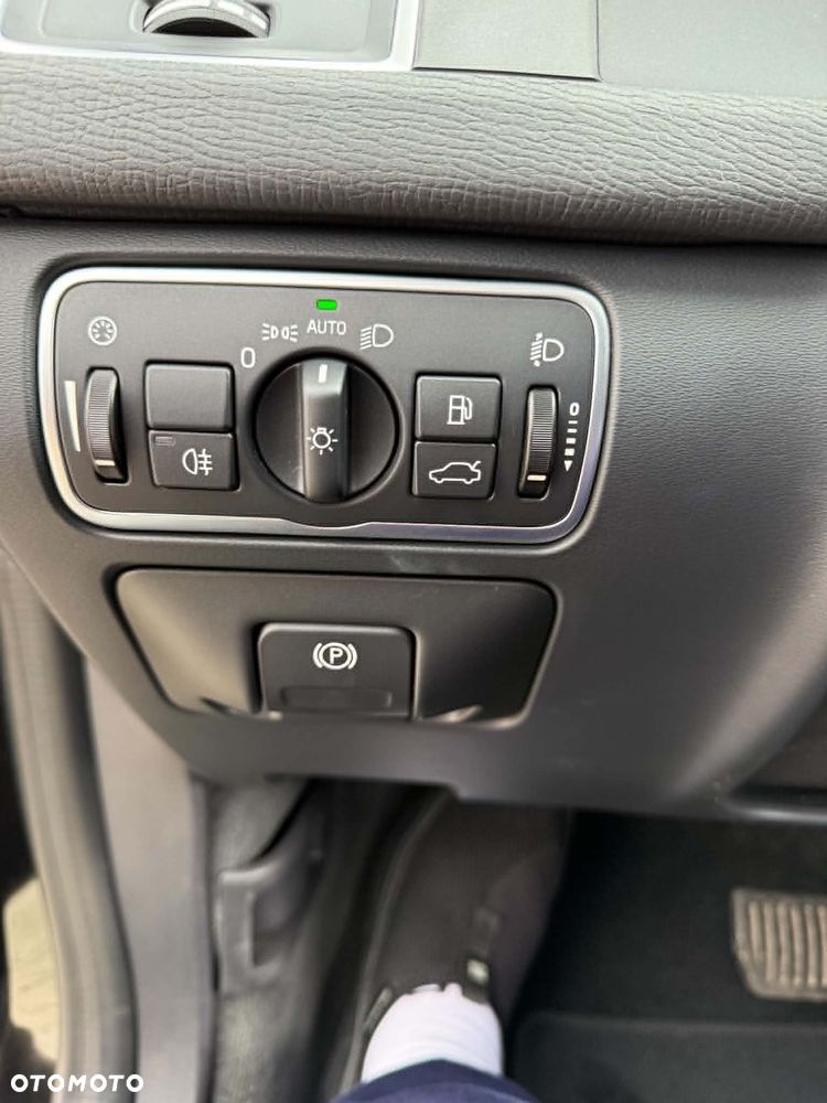 Volvo XC 60 D4 AWD Geartronic Momentum - 12