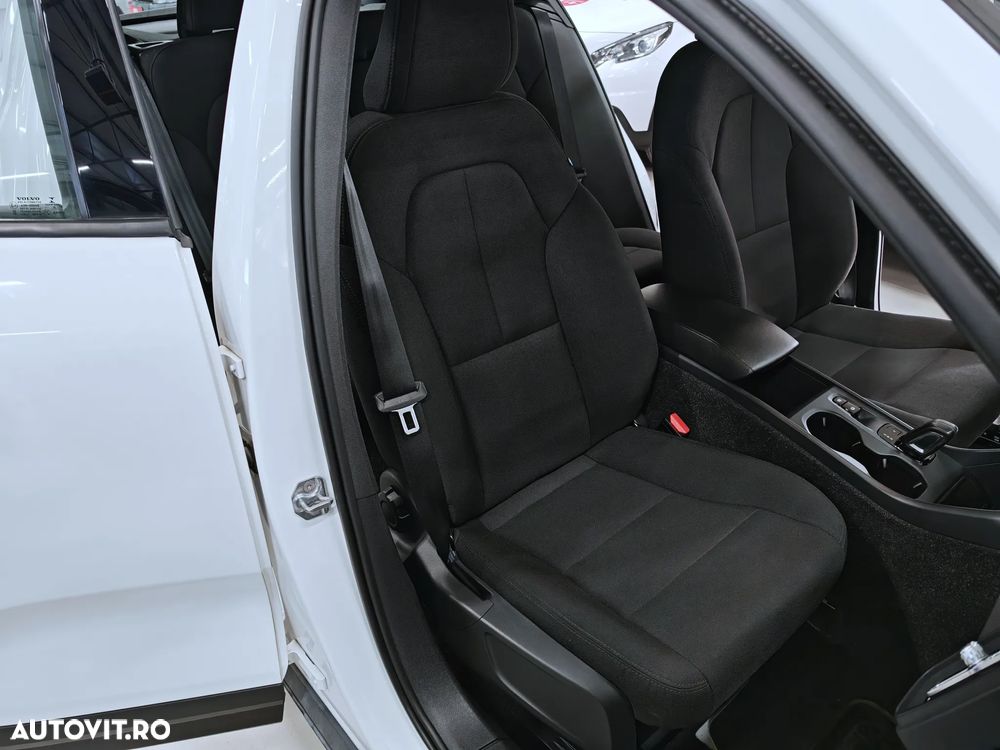 Volvo XC 40 T3 AT8 Momentum - 8