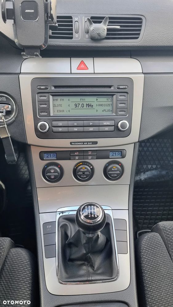 Volkswagen Passat 2.0 TDI DPF Comfortline - 27