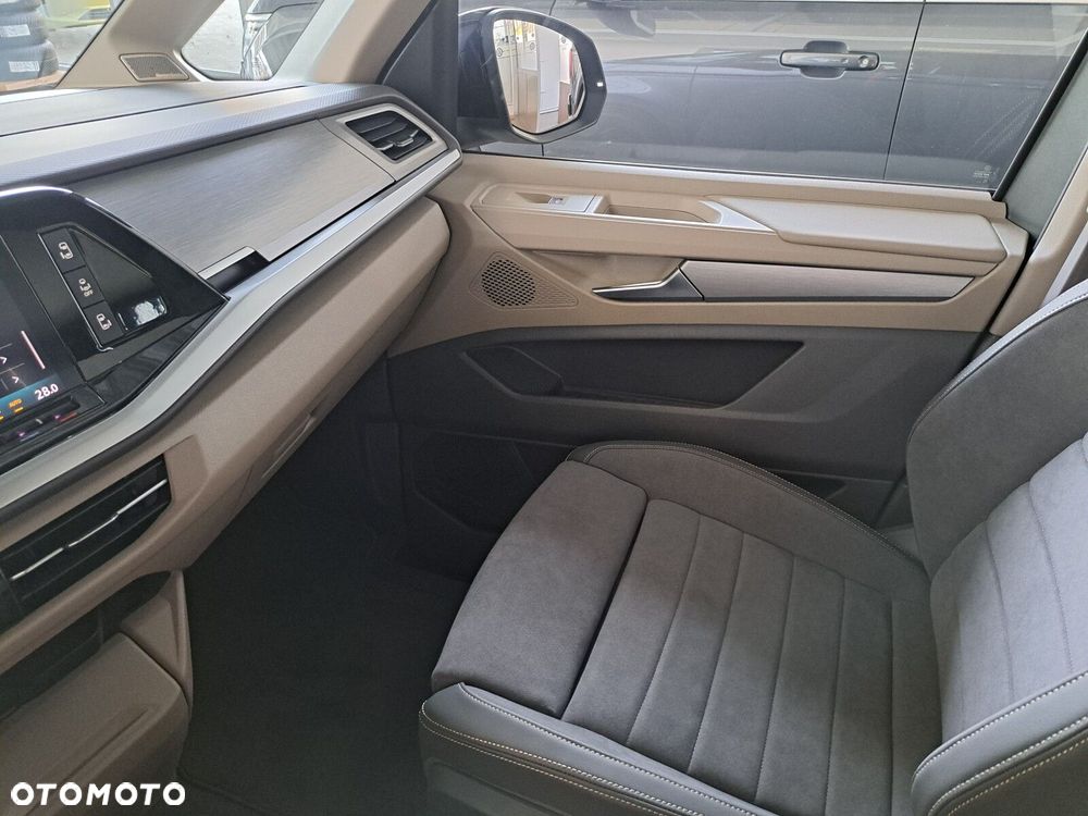 Volkswagen Multivan - 13