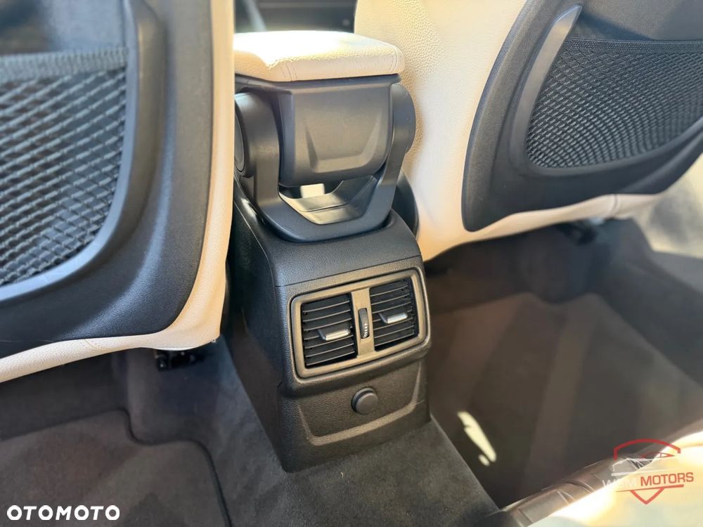 BMW X1 xDrive20i Advantage - 20