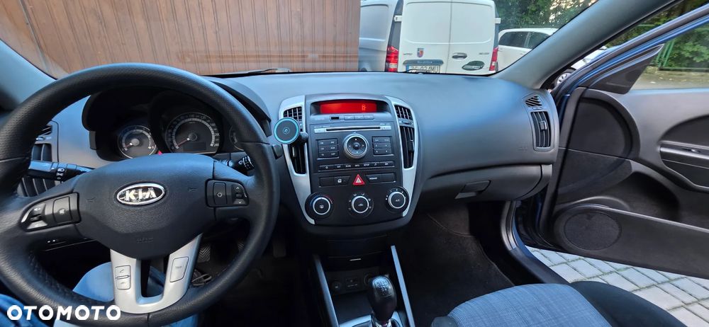 Kia Ceed 1.4 M - 11