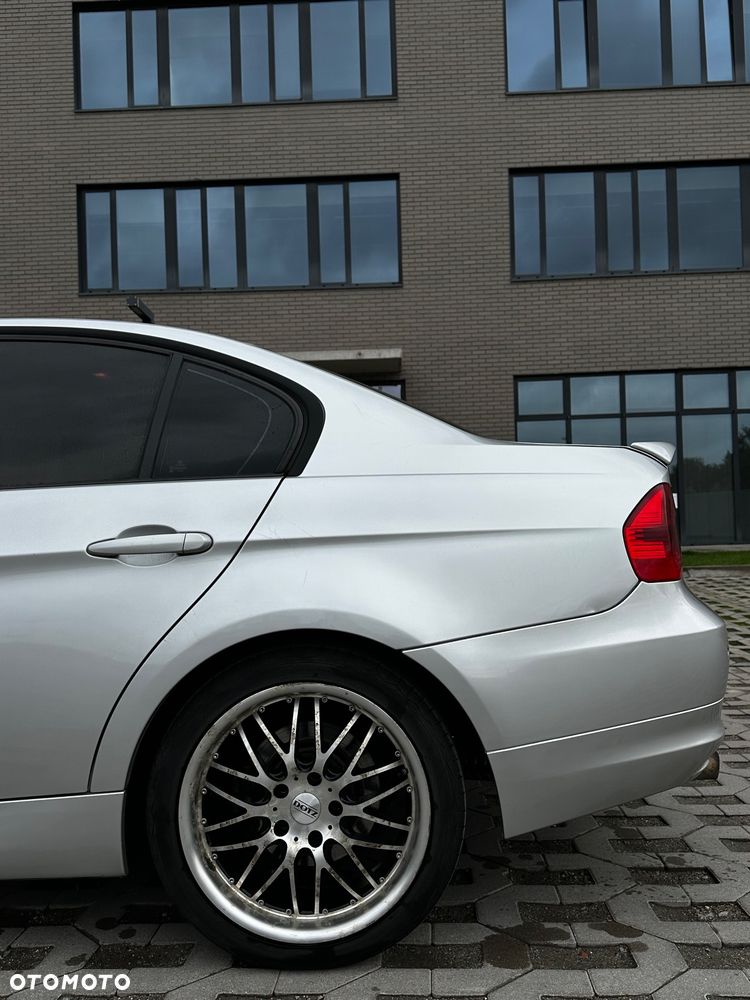 BMW Seria 3 320d - 4