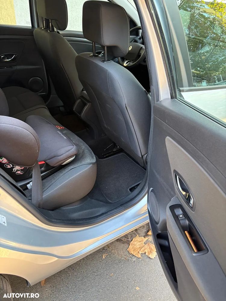 Renault Megane 1.6 16V 110 Paris Business - 12