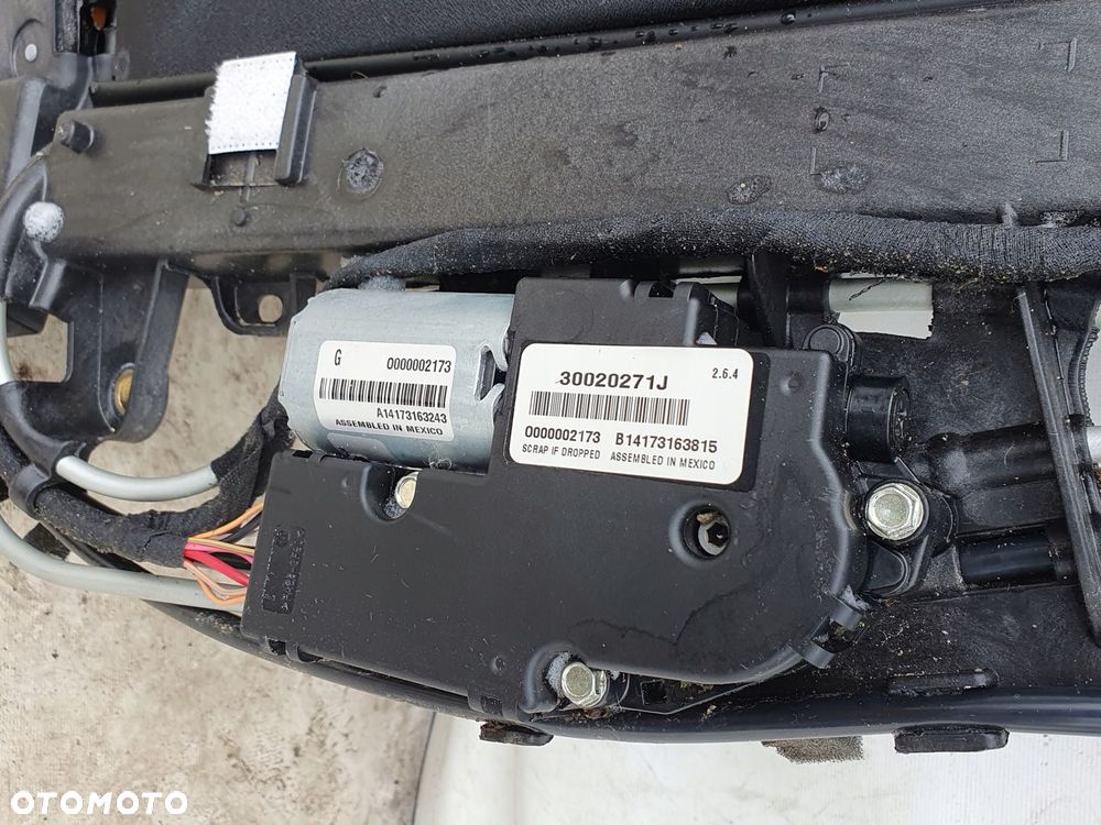 szyberdach panorama Jeep Grand Cherokee wk2 - 16