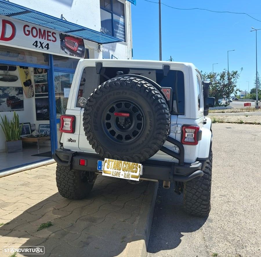 Jeep Wrangler - 8