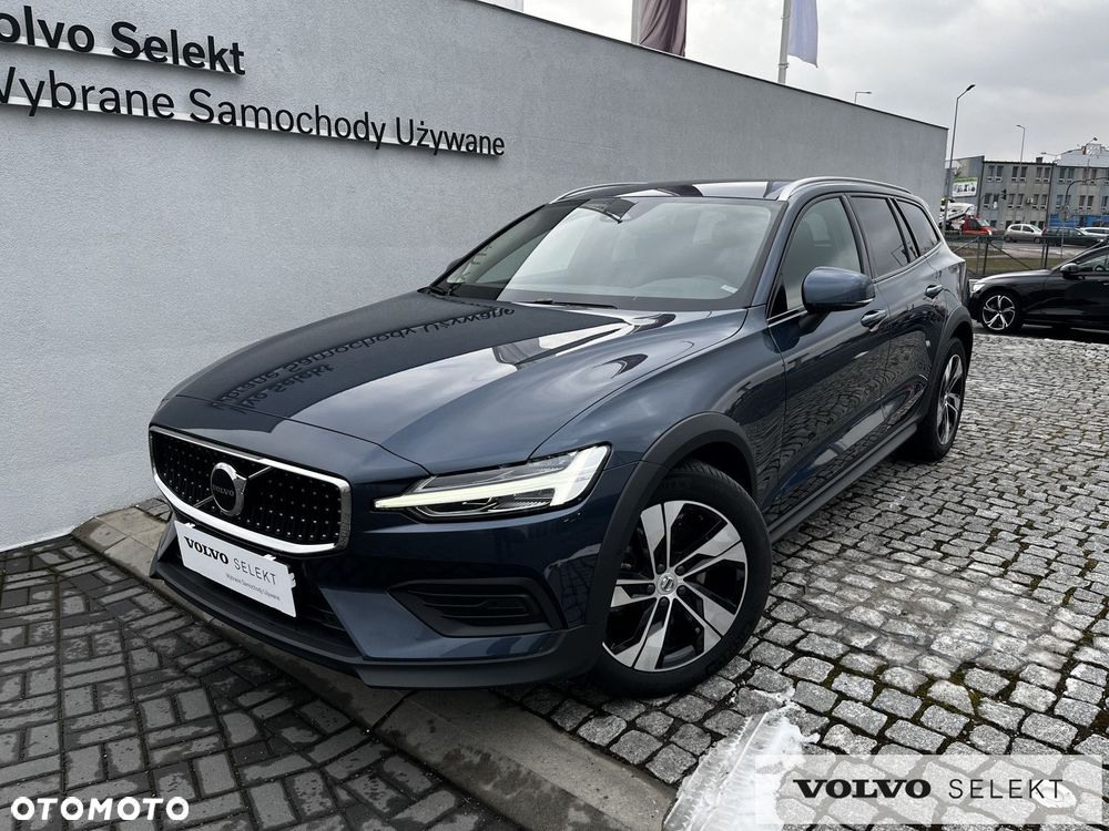 Volvo V60 Cross Country - 38