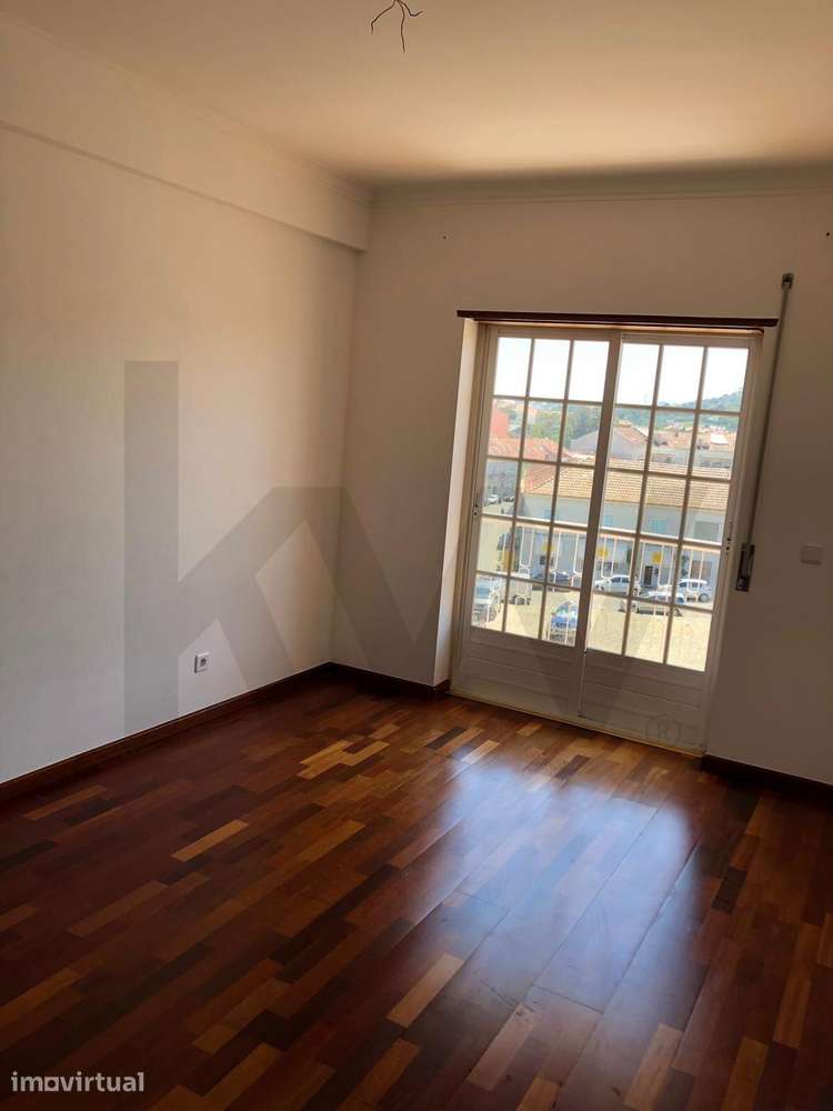 T3 Duplex para Arrendar no Centro da Malveira | Rua 1º de Maio - Grande imagem: 2/17