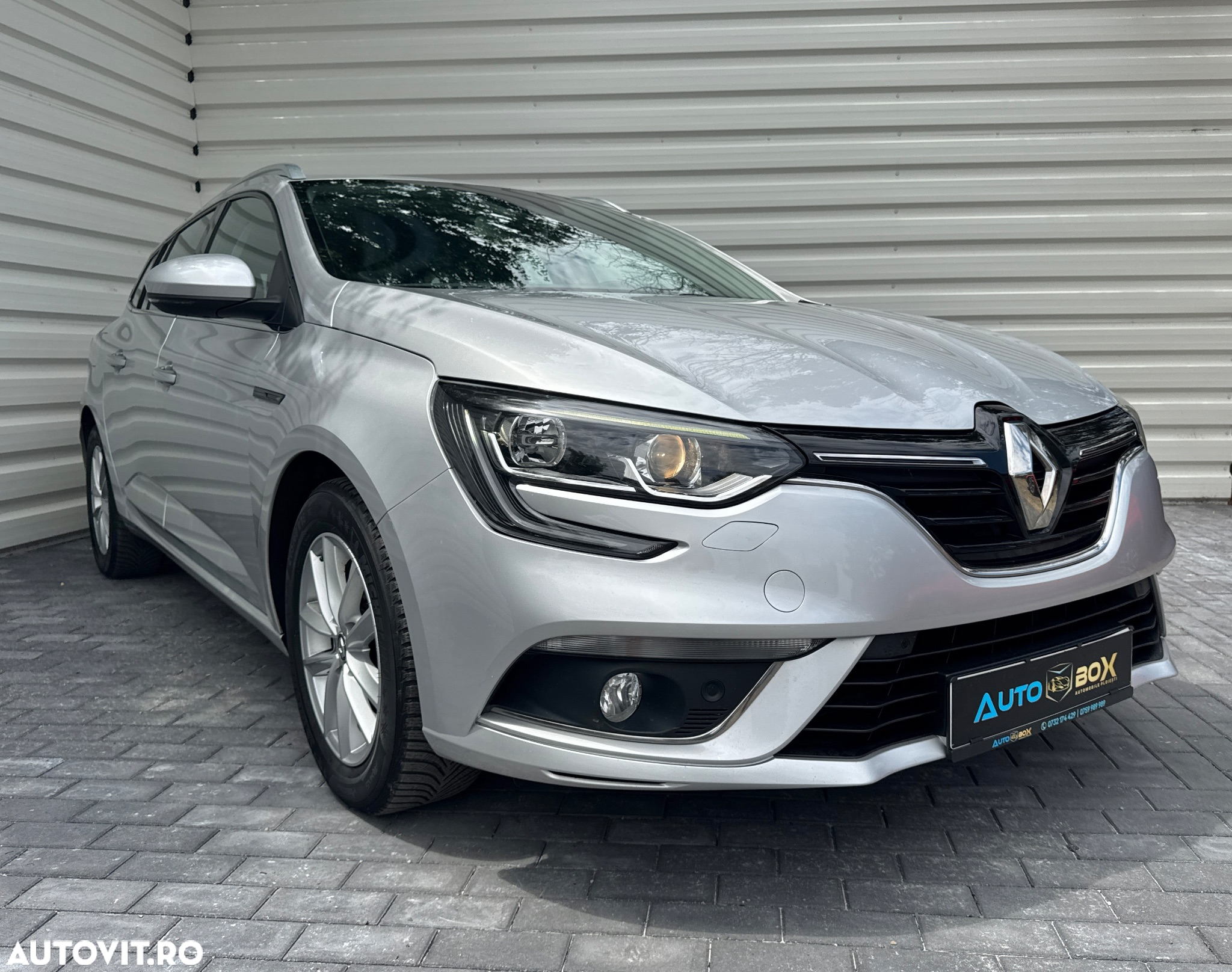 Renault Megane ENERGY dCi 110 EDC INTENS - 9