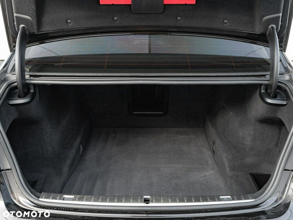 BMW Seria 7 740Ld xDrive - 28