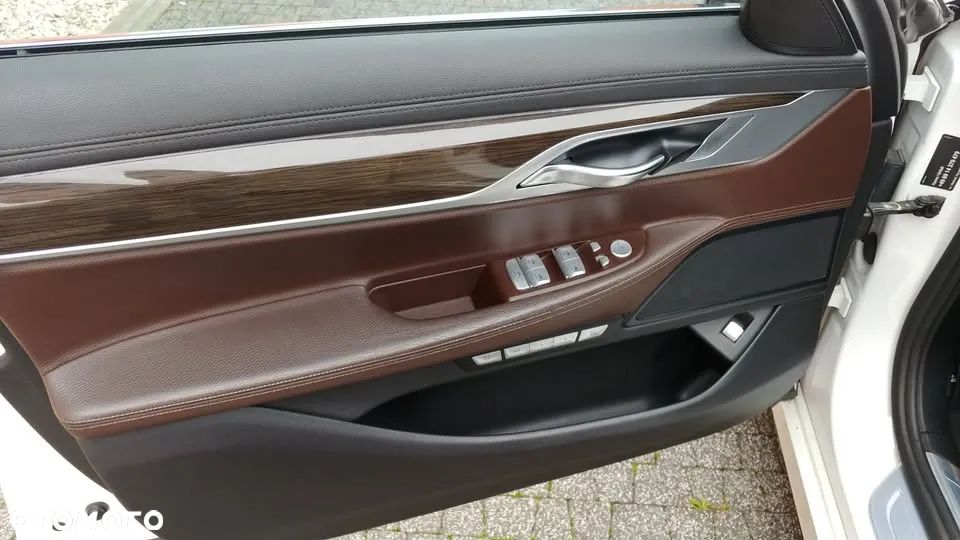 BMW Seria 7 740d xDrive - 15