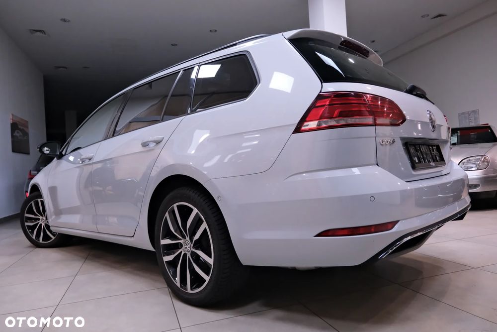 Volkswagen Golf 2.0 TSI OPF DSG R-Line - 16