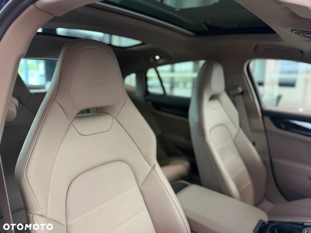 Porsche Panamera 4 - 21