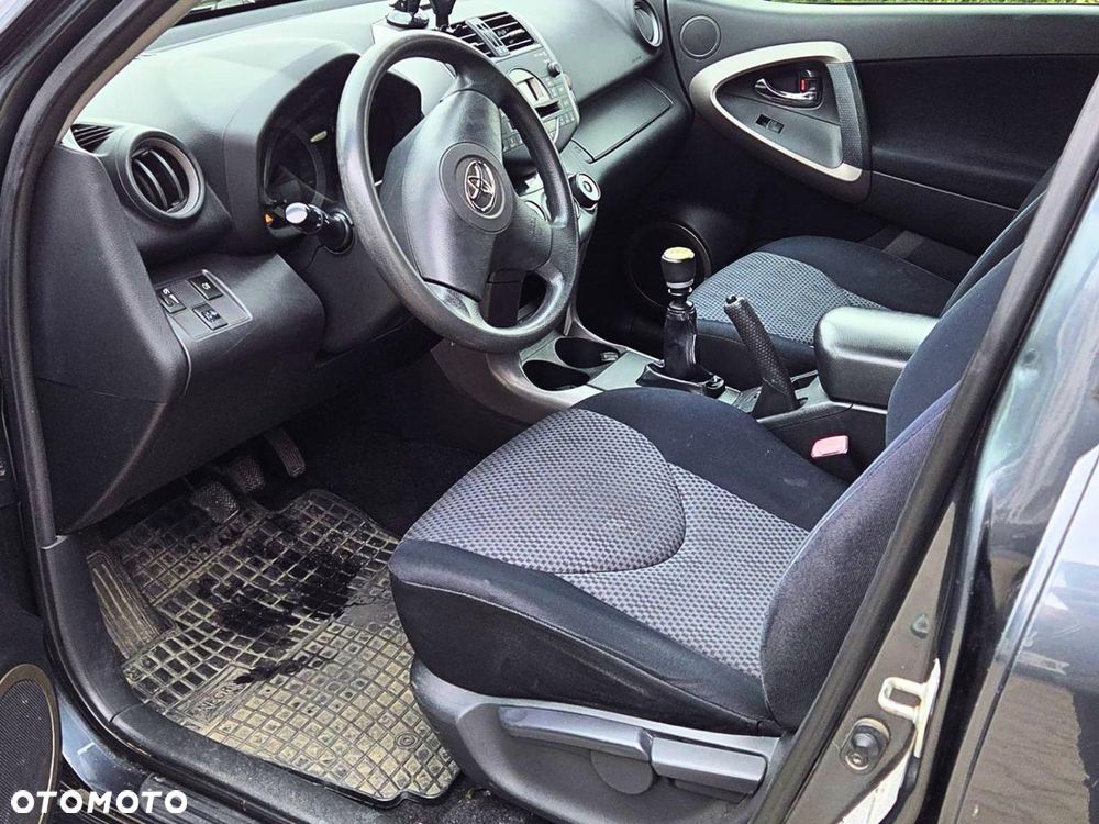 Toyota RAV4 - 4