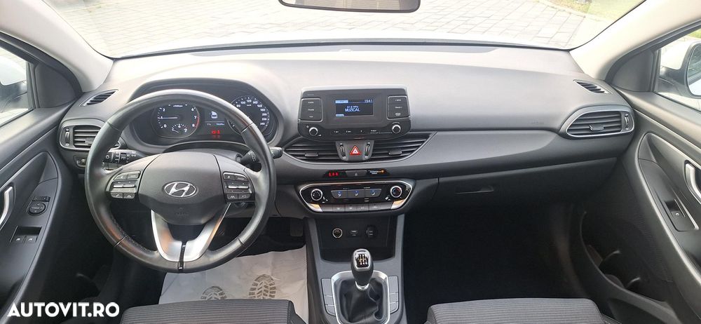 Hyundai i30 1.5 110CP 5DR M/T Comfort - 8