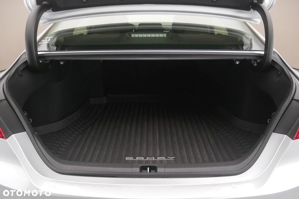 Toyota Camry 2.5 Hybrid Comfort CVT - 16