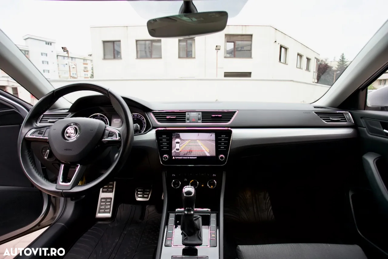 Skoda Superb 2.0 TDI DSG Ambition - 4