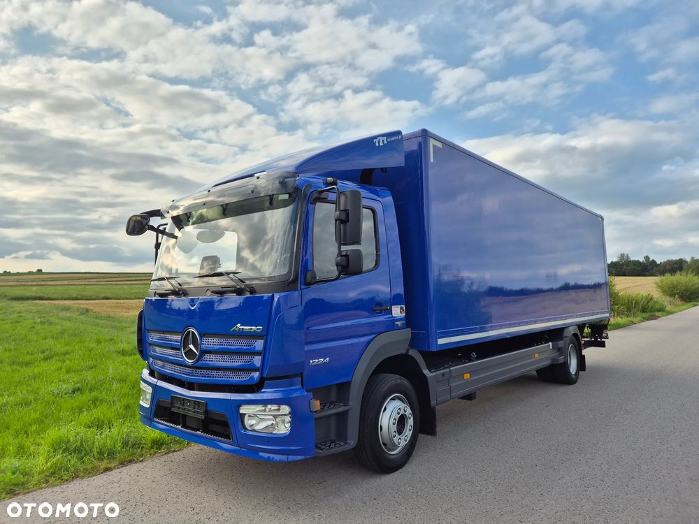 Mercedes-Benz Atego 1224 7.75m TOP1 STAN WINDA HAK z Niemiec tylko 320 000km UBRANIÓWKA czyściutki 6 cylindrów - 3