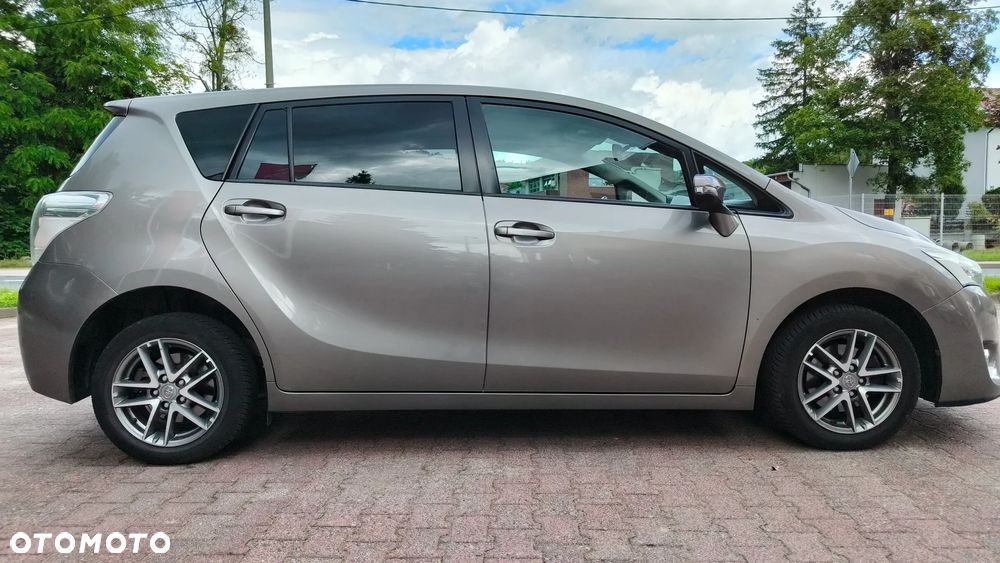 Toyota Verso 1.6 D-4D Active 7os - 17